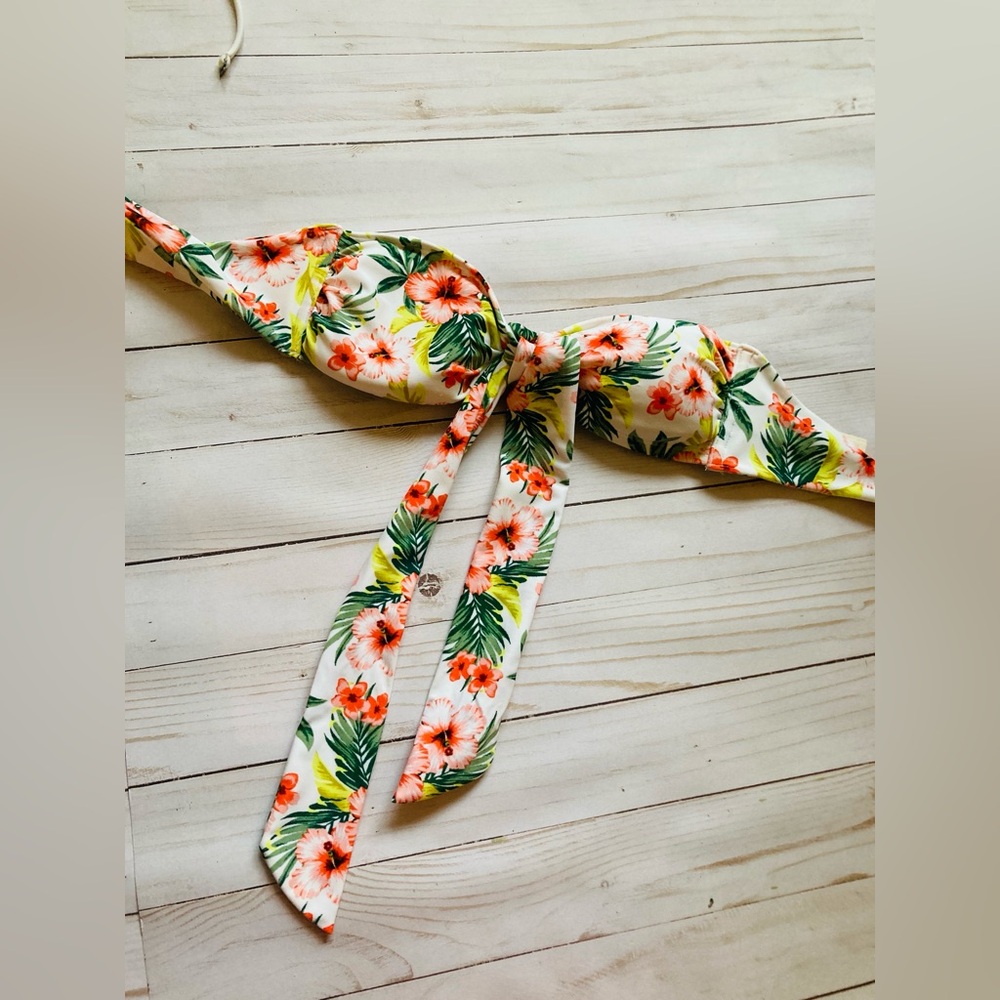 Hollister Tropical Floral Bikini Top in White and Red